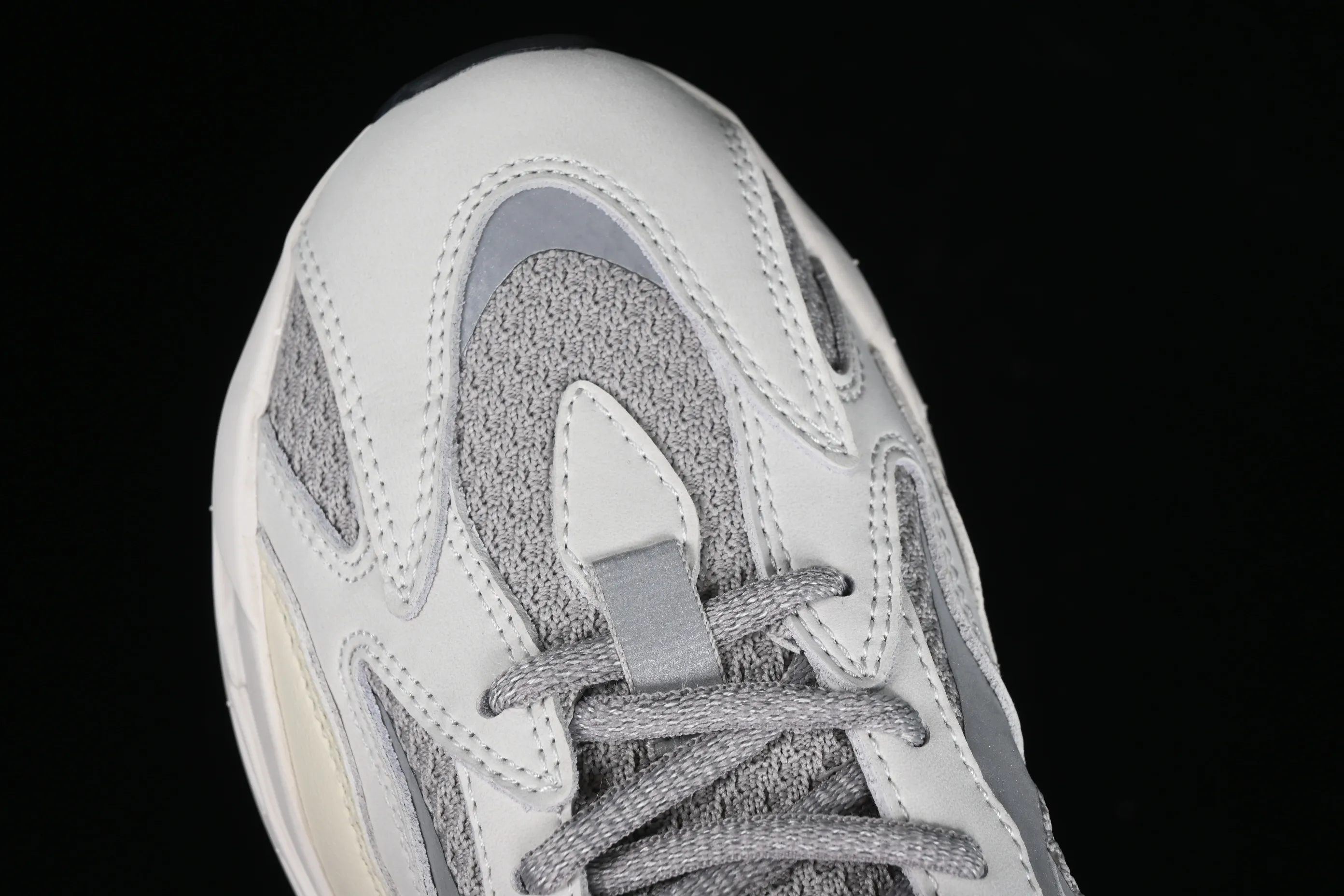 All Categories Ad Yeezy Coconut Series G Version Ad Yeezy Boost 700 V2 "Static" EF2829 Kanye Coconut 700 3M Reflective Running Shoes
